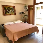 New Apartment Near Rome Center Sleeps 4