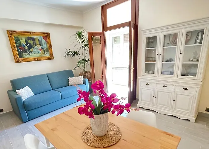 New Apartment Near Rome Center Sleeps 4