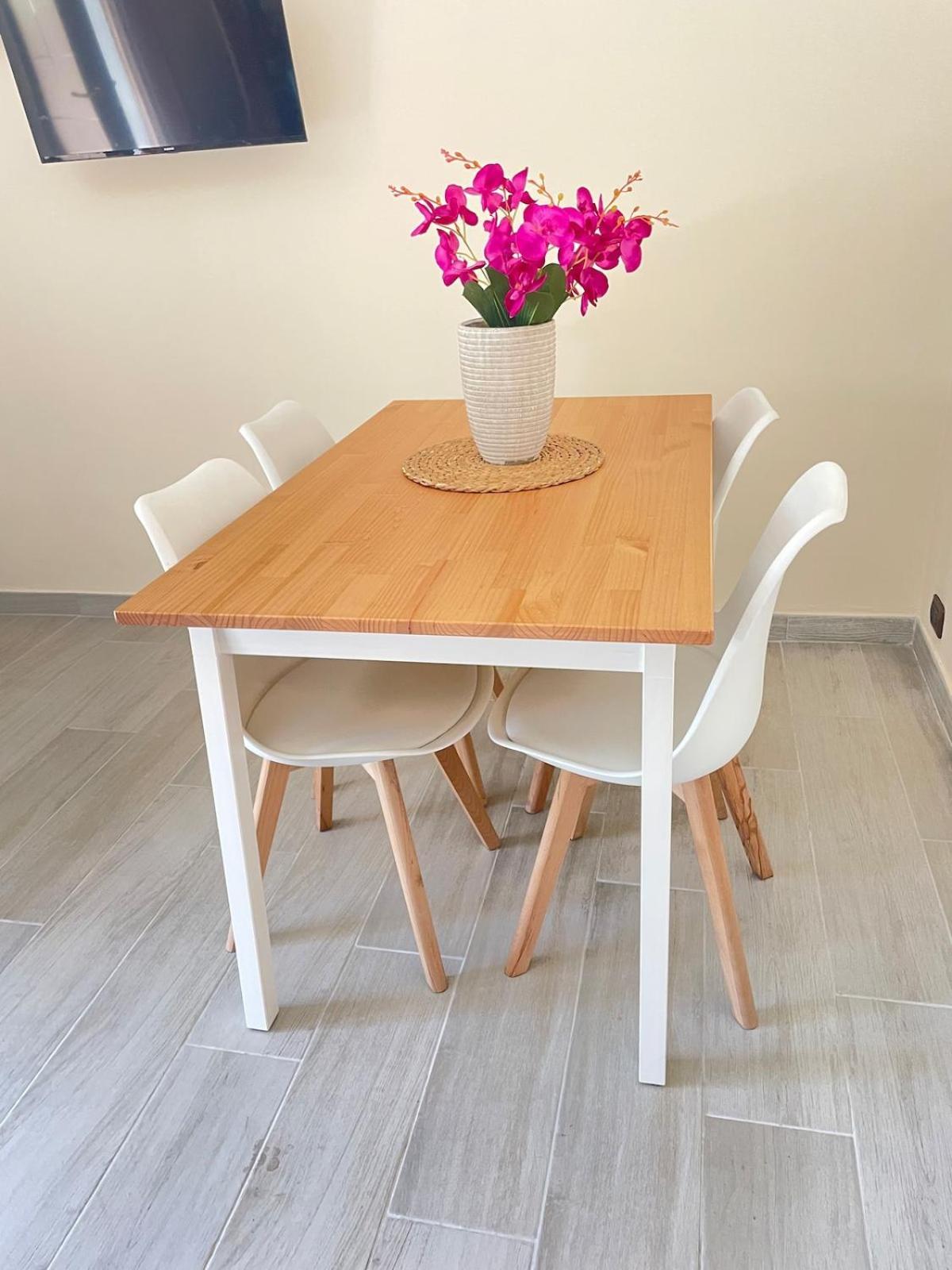 Apartment New Near Center Sleeps 4