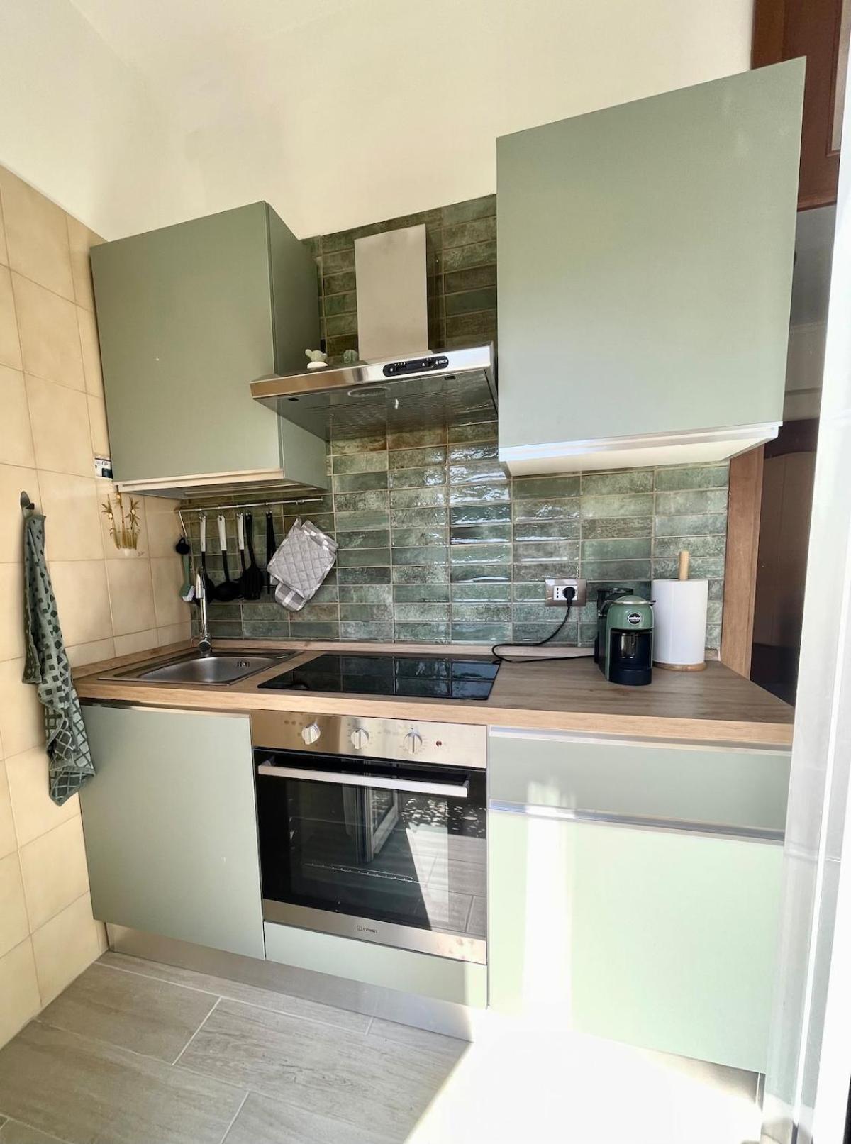 Apartment New Near Center Sleeps 4 Rom